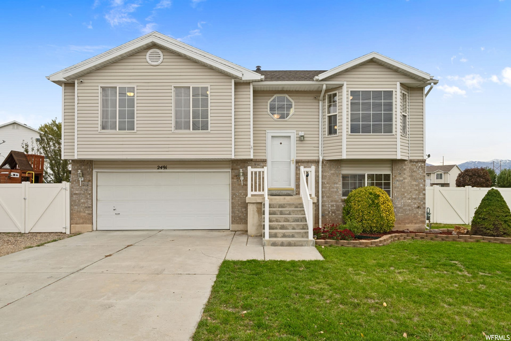 2491 S Main St, Clearfield, UT 84015