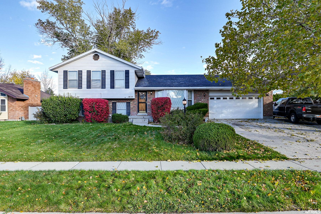 1635 E SEGO LILY DR, Sandy UT 84092