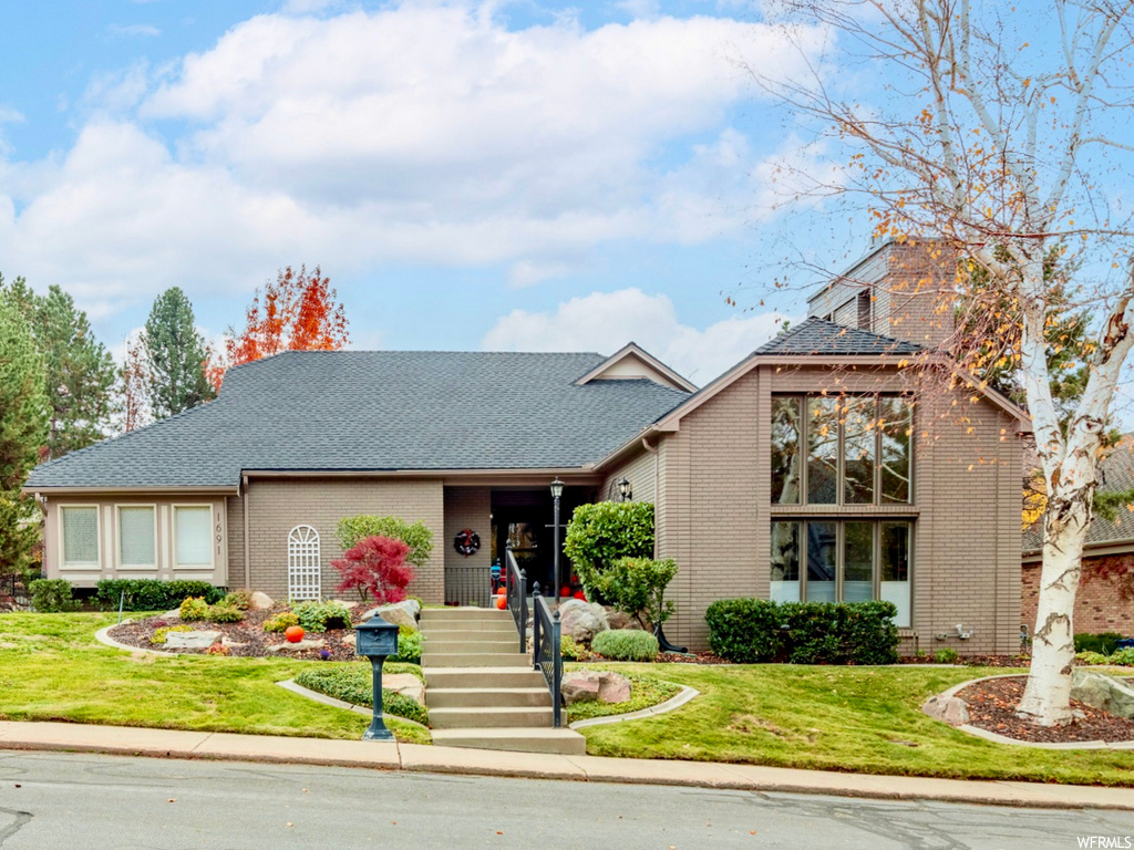 1691 E Martinet Ln, Ogden, UT 84403