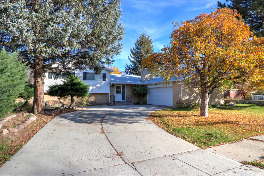 5587 S Dunbarton Dr E, Murray, UT 84117
