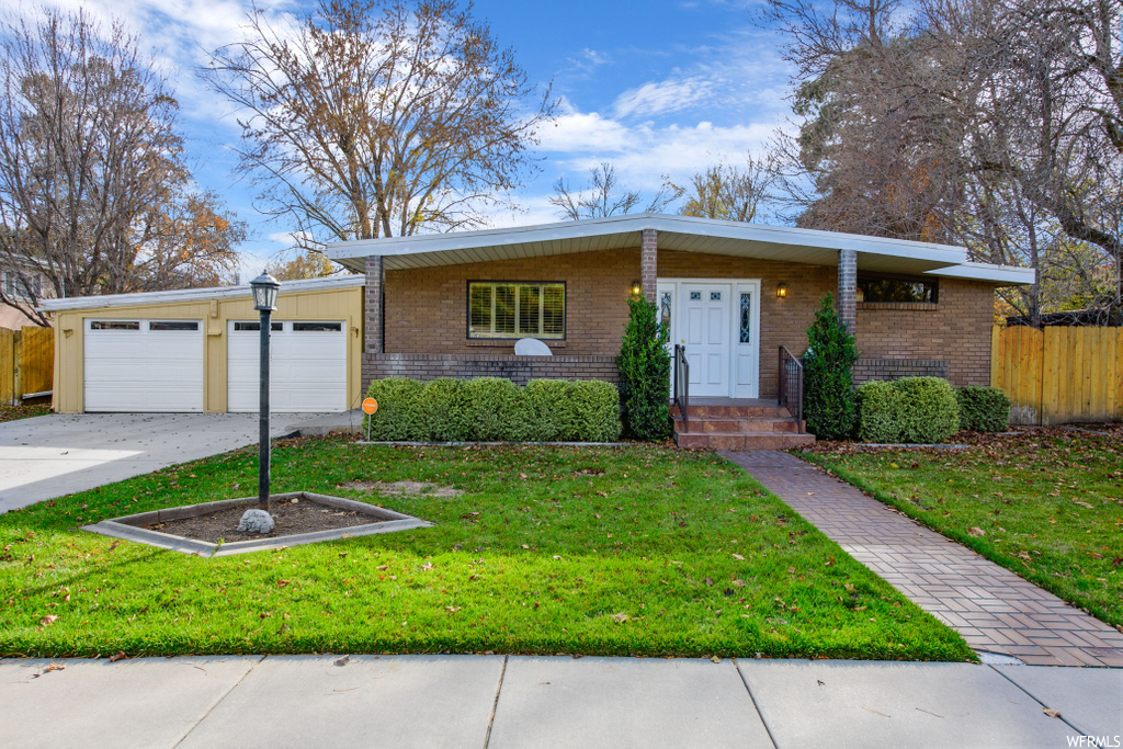730 E Arrowhead Ln, Murray, UT 84107