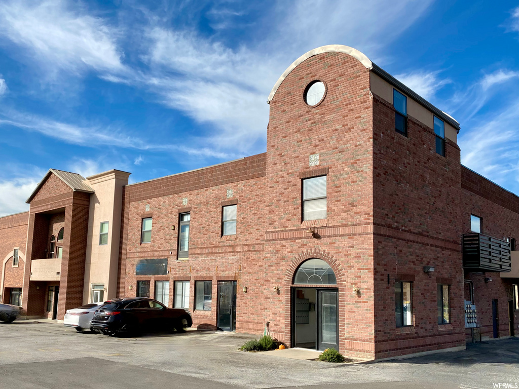 70 N Main St E #214, Bountiful, UT 84010