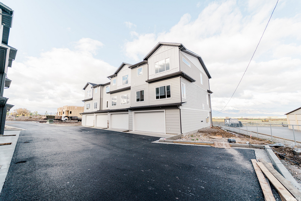 676 E 730 N, Hyrum, UT 84319