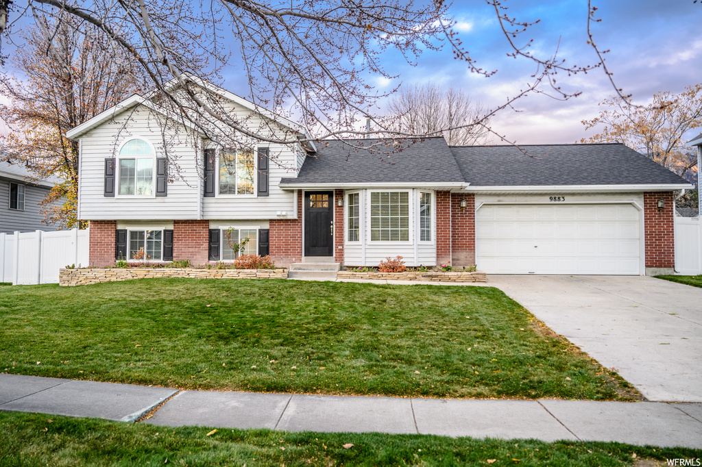 9883 S Flint Dr E, Sandy, UT 84094