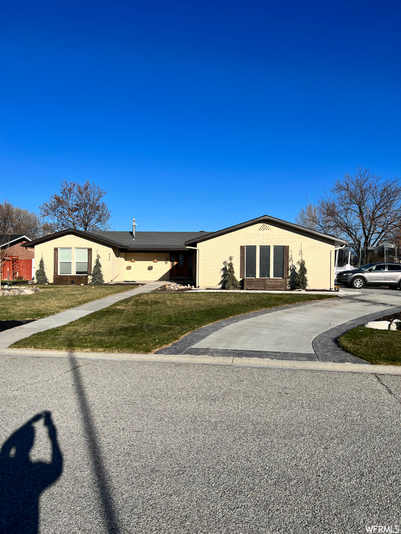 555 E Wright Way S, Tremonton, UT 84337