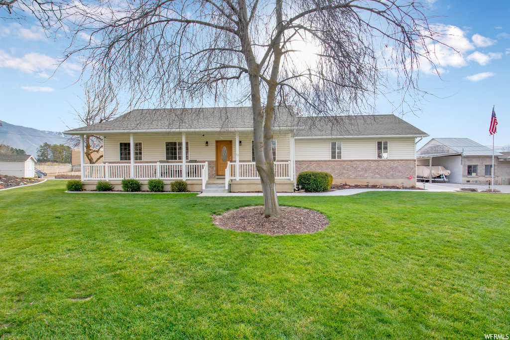 98 E 200 S, Hyde Park, UT 84318