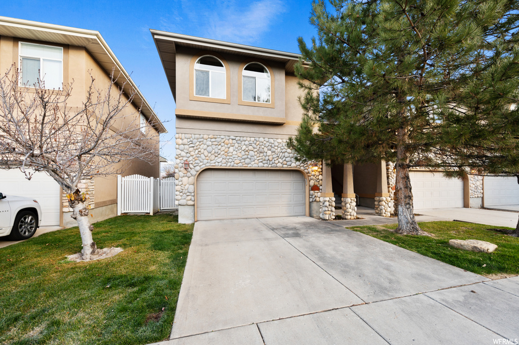 205 E White Spruce Cv, Sandy, UT 84070