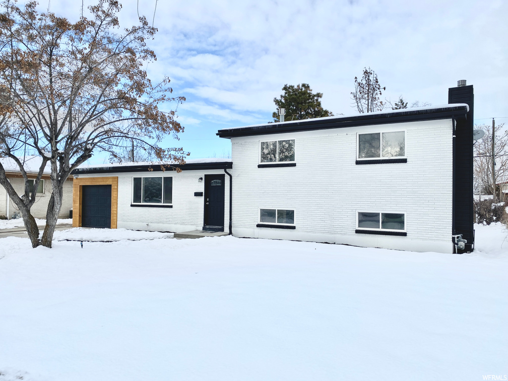 455 E Mountain View Dr N, Sandy, UT 84070