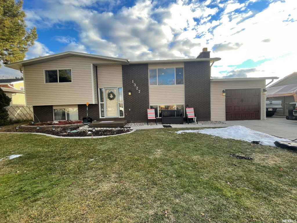 1327 W 2600 N, Clinton, UT 84015