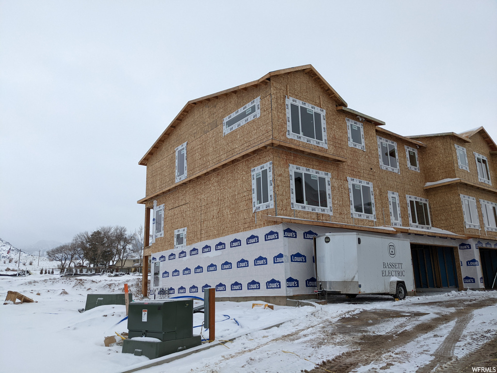 686 E 730 N, Hyrum, UT 84319