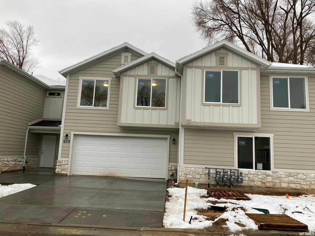 653 S Plum Creek Ln E, Ogden, UT 84404