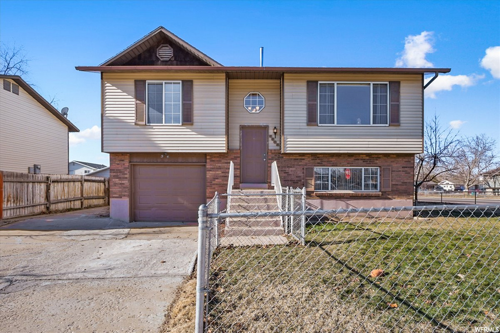 5605 S 2950 W, Roy UT 84067