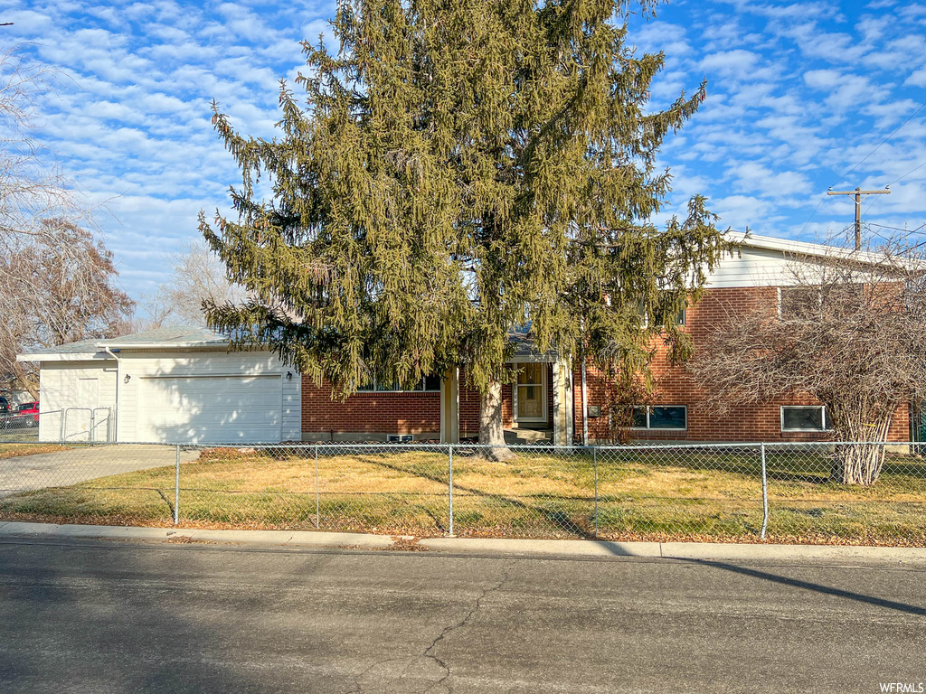 455 E Cascade St S, Sandy, UT 84070