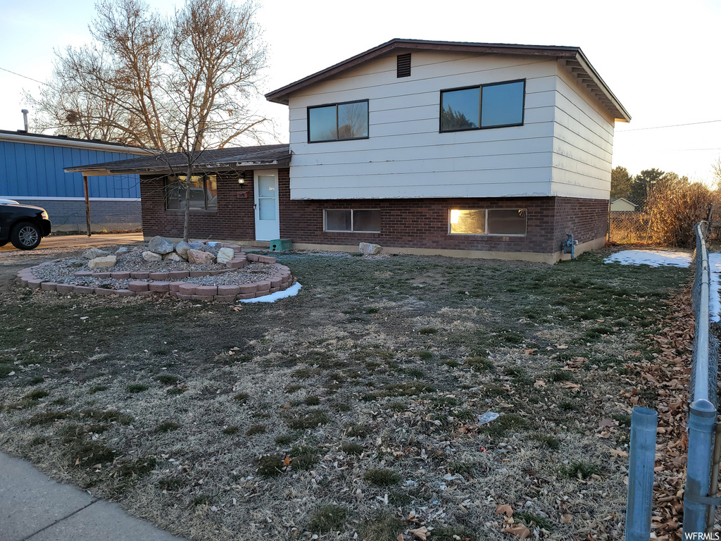1241 N 450 W, Sunset, UT 84015