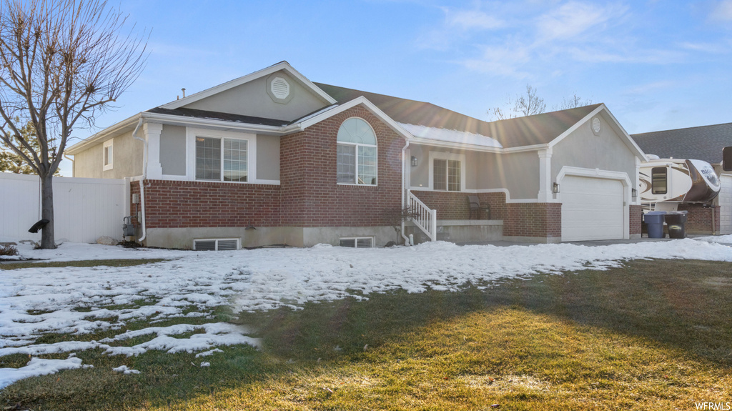 2699 Remuda Dr, Farr West, UT 84404