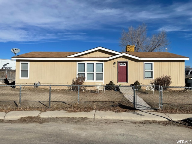 797 E Maple St, Wellington, UT 84542