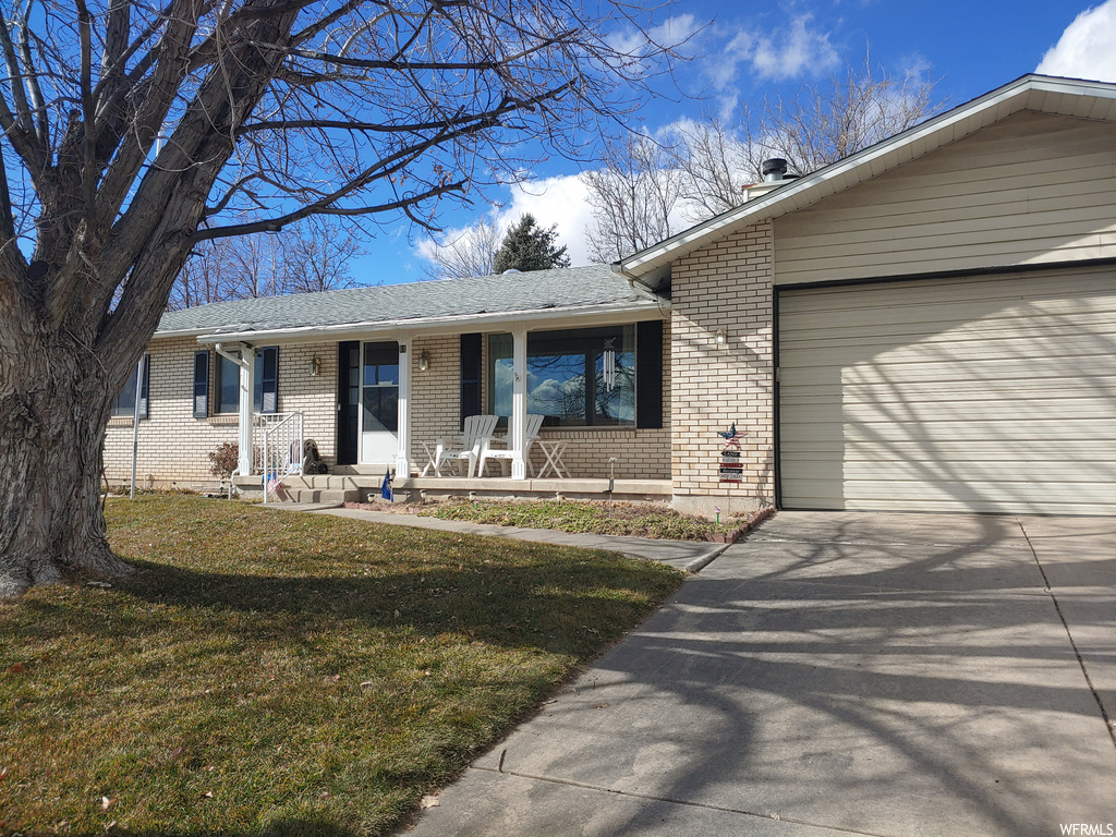 11 E Park Dr, Kaysville, UT 84037