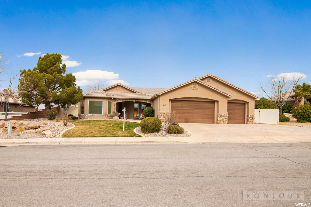 817 E Sonoran Dr, Washington, UT 84780