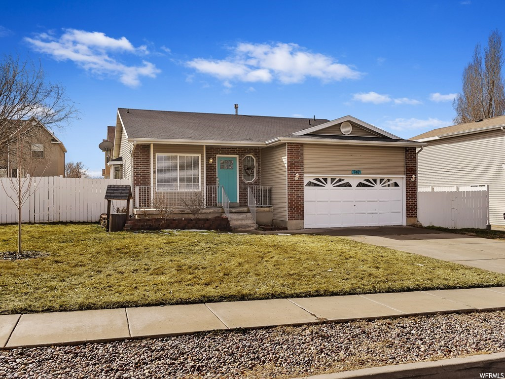 747 W 1580 N, Clinton, UT 84015