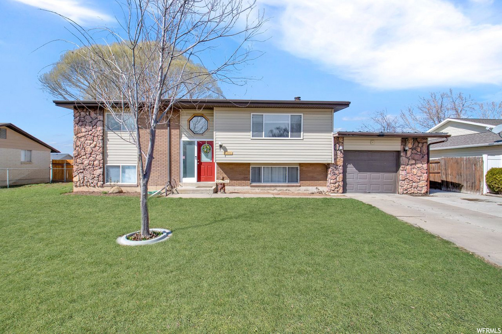 1396 David Dr, Syracuse, UT 84075