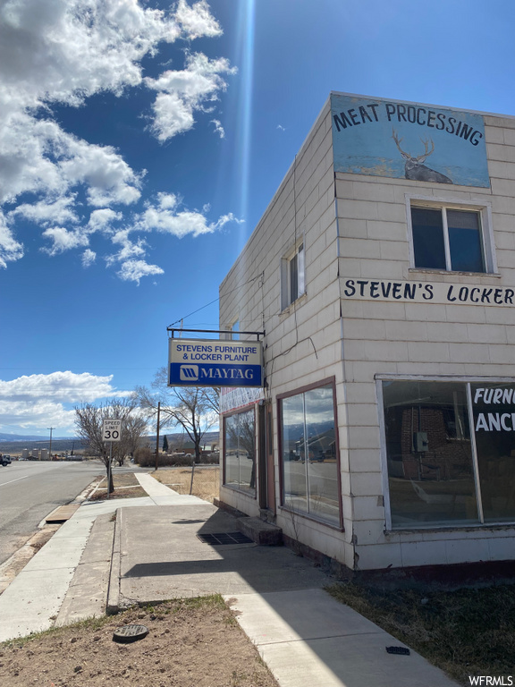 178 S Main St, Loa, UT 84747