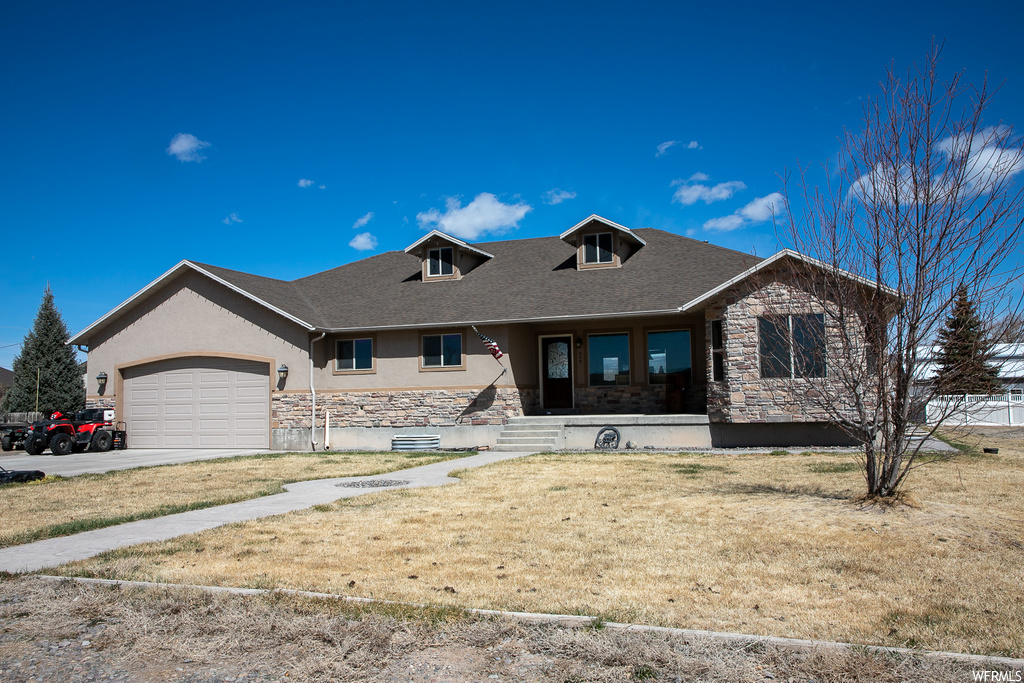 242 W 200 S, Loa, UT 84747