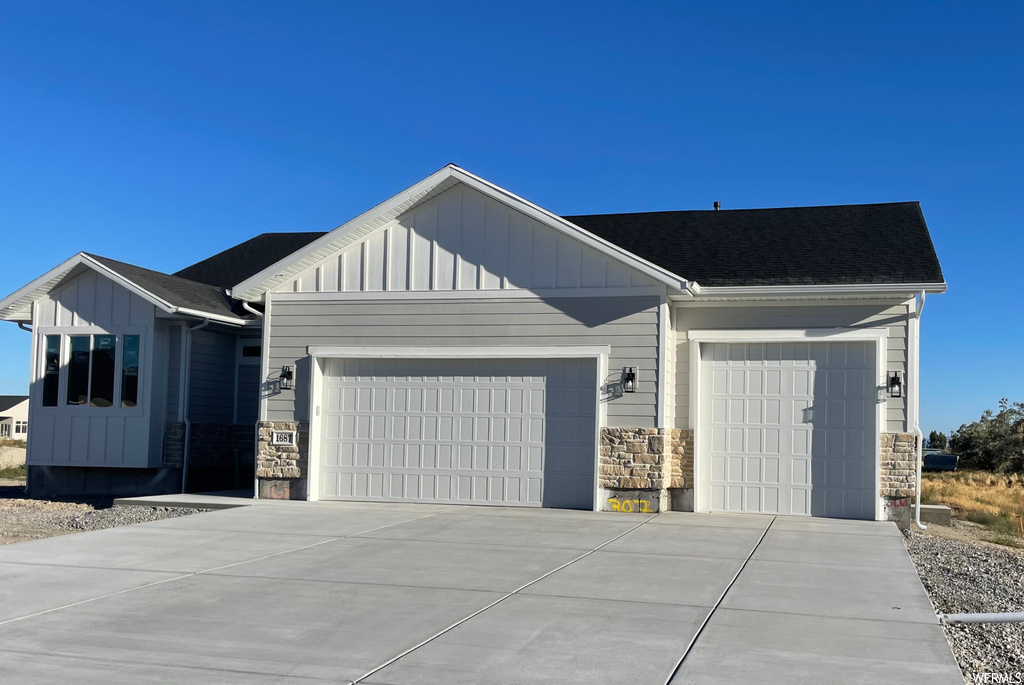 1687 E Cluff Ln, Lake Point, UT 84074