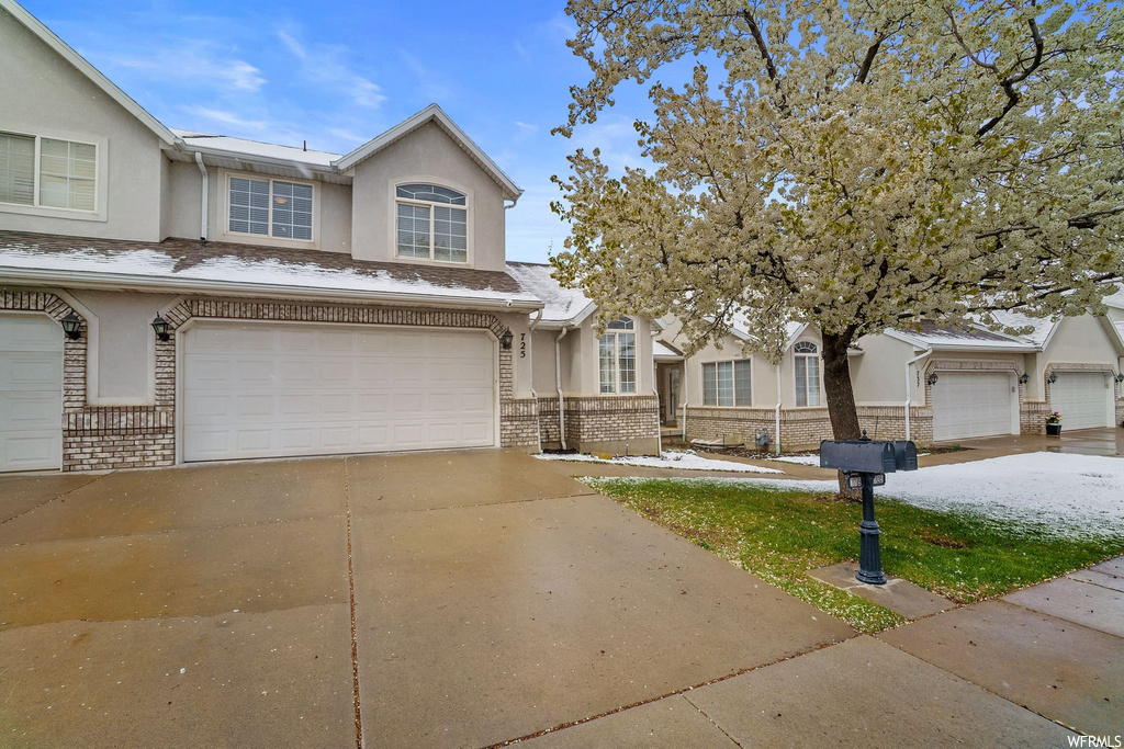 725 Park Shadows Cir, Bountiful, UT 84010