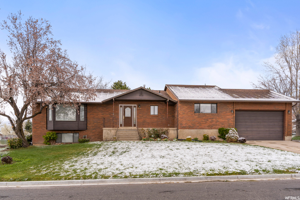 899 E Country Rd, Fruit Heights, UT 84037