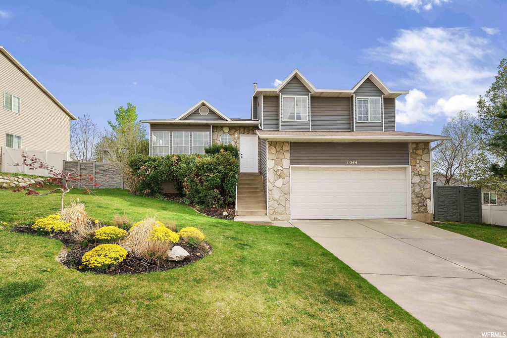 1044 E Castle Rock Rd, Sandy, UT 84094