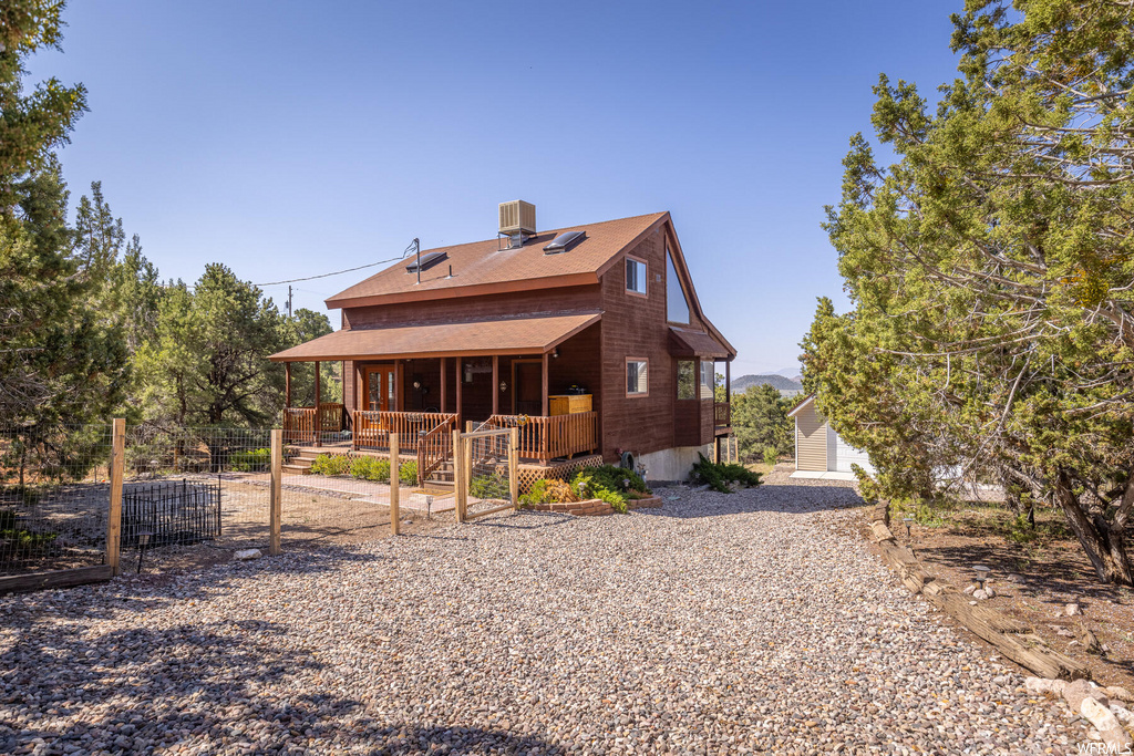 682 E Mule Deer Rd, Central, UT 84722