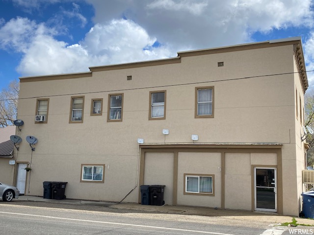 10 N Main St, Henefer, UT 84033
