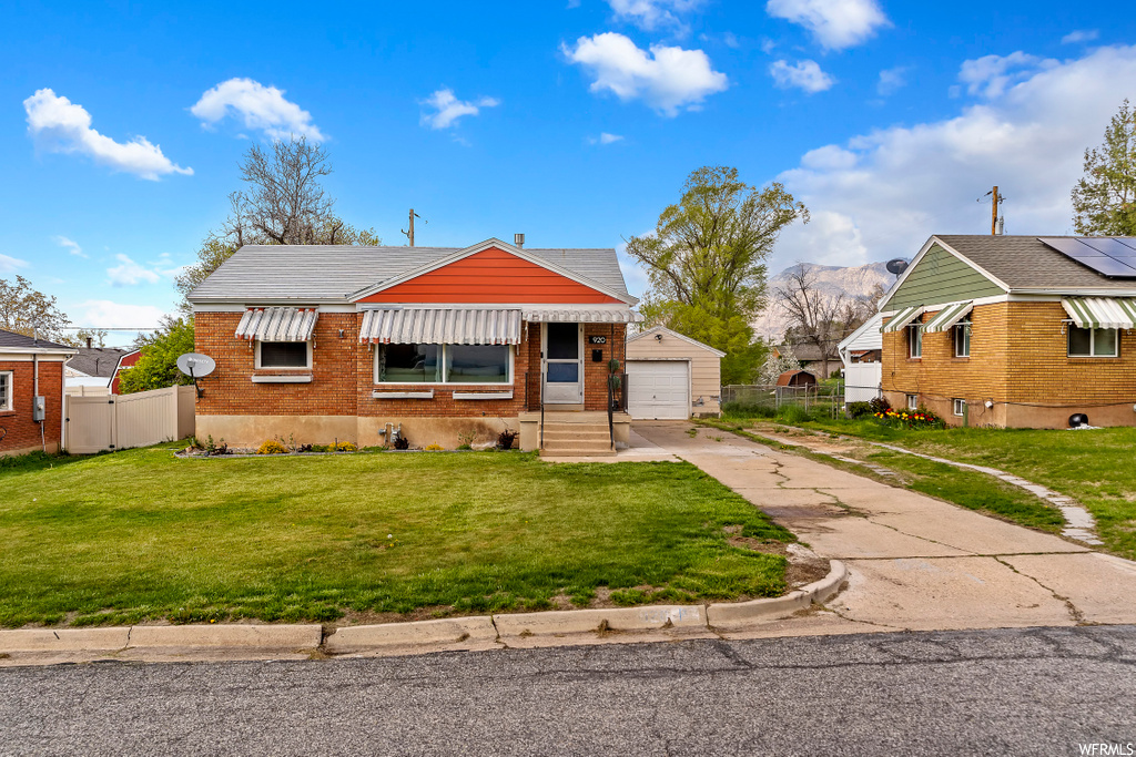 920 Bel Mar Dr, Ogden, UT 84403