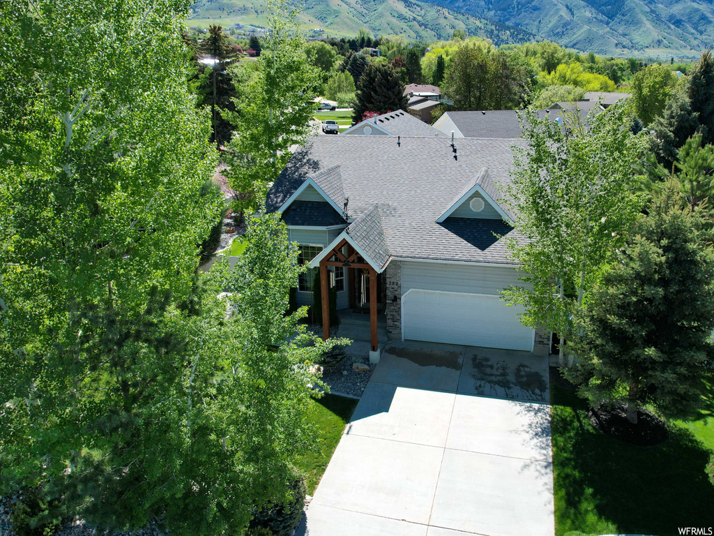 252 S 400 E, Hyde Park, UT 84318