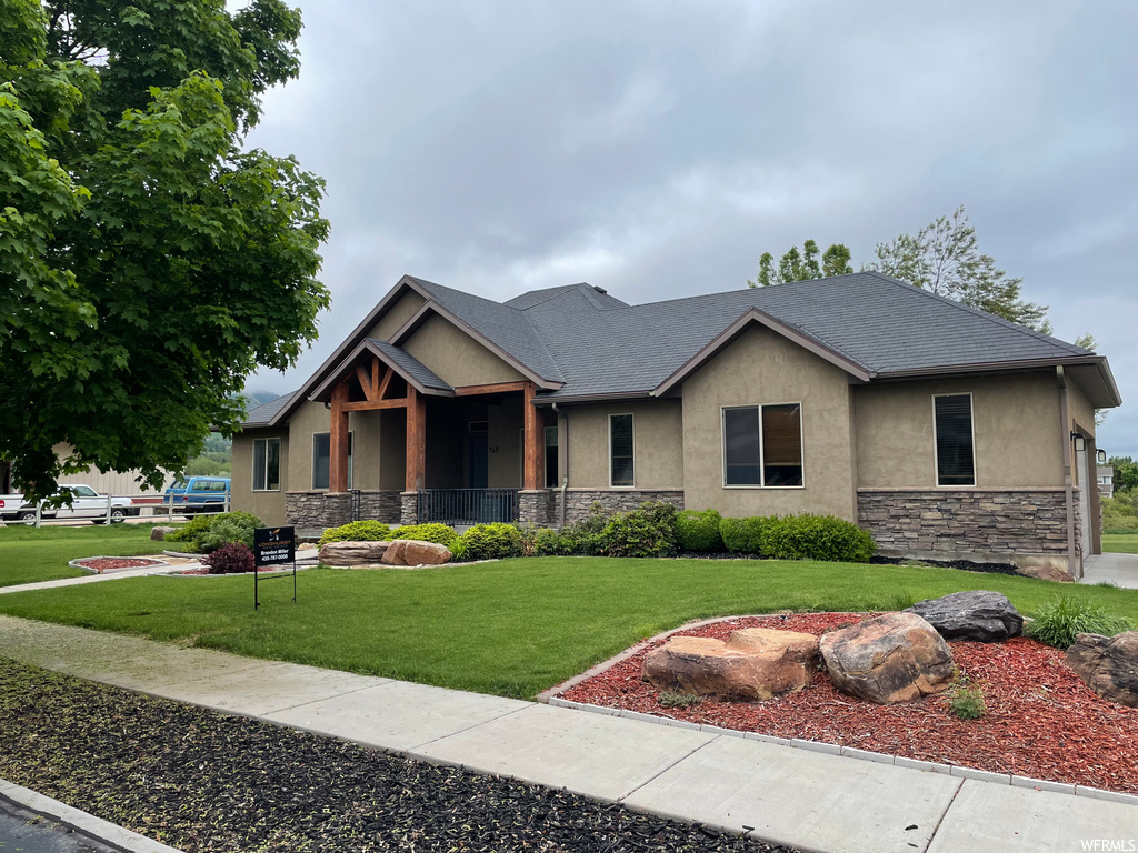 460 Hawthorne Dr, River Heights, UT 84321