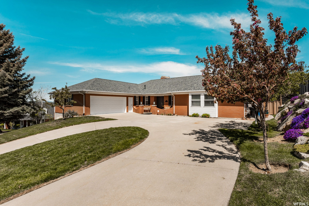 1207 E Golf Course Cir S, Bountiful, UT 84010