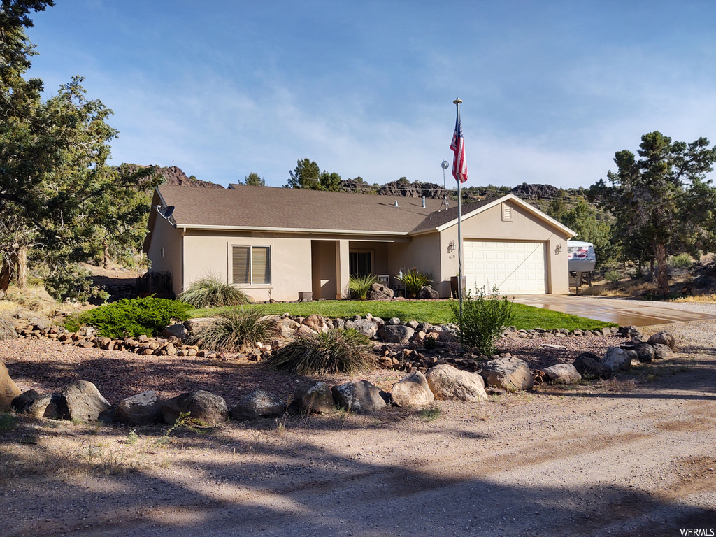 618 Cottonwood Dr, Brookside, UT 84782