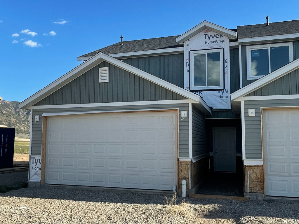 49 Cedar Ln, Malad City, ID 83252