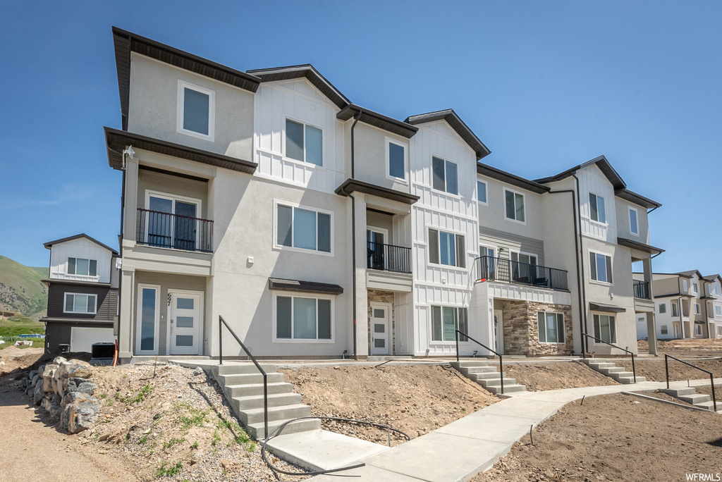 695 E 730 N, Hyrum, UT 84319