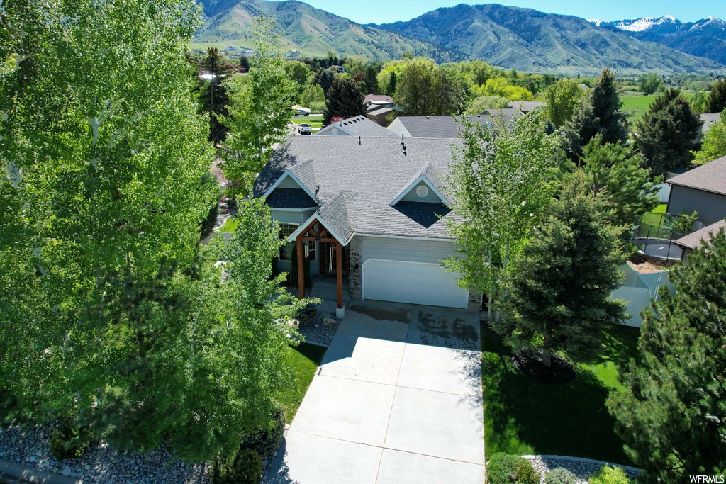 252 S 400 E, Hyde Park, UT 84318