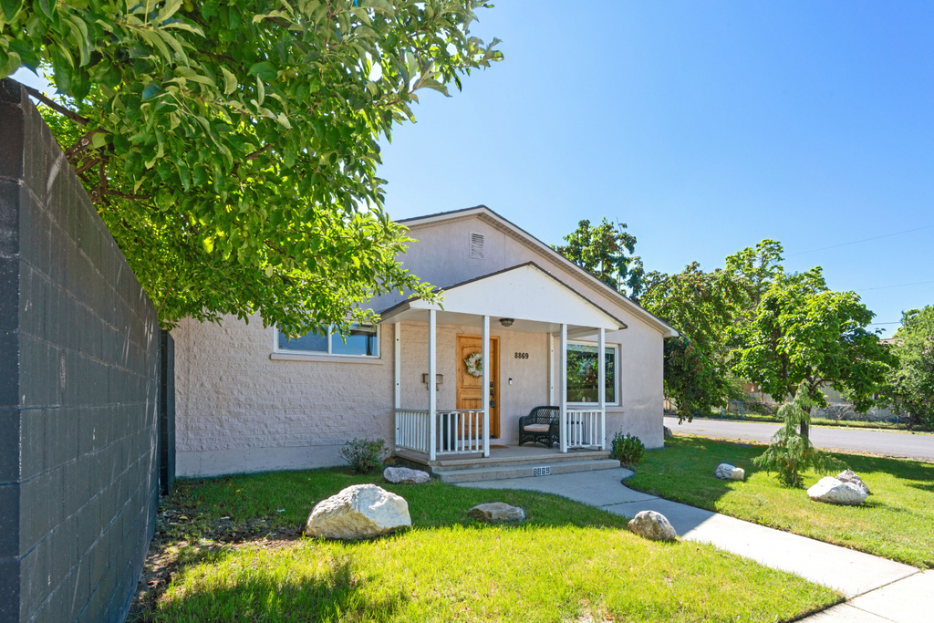 8869 S 60 E, Sandy, UT 84070