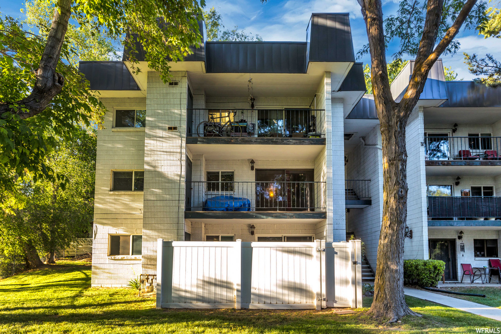 576 E Vine St S #1C, Murray, UT 84107