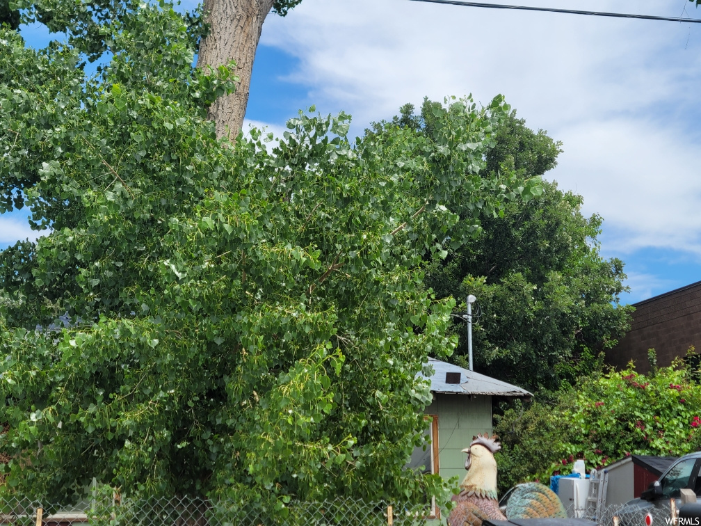 8 E Stauffer Ln, Murray, UT 84107