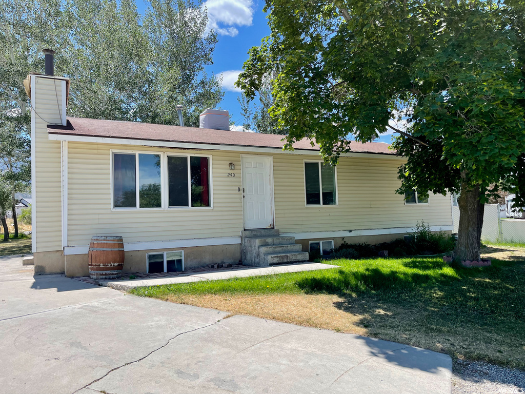 240 E 400 N, Mona, UT 84645