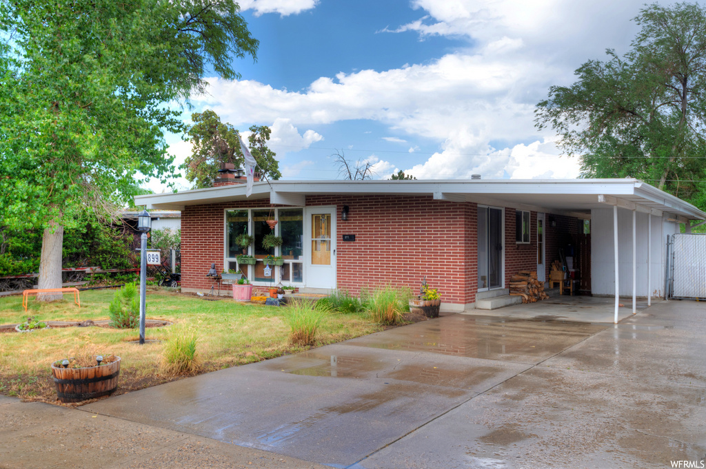 899 E Carnation Dr, Sandy, UT 84094