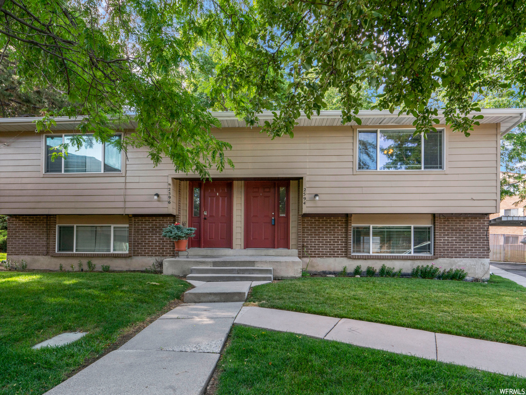 2594 E CANTERBURY LN, Cottonwood Heights UT 84121