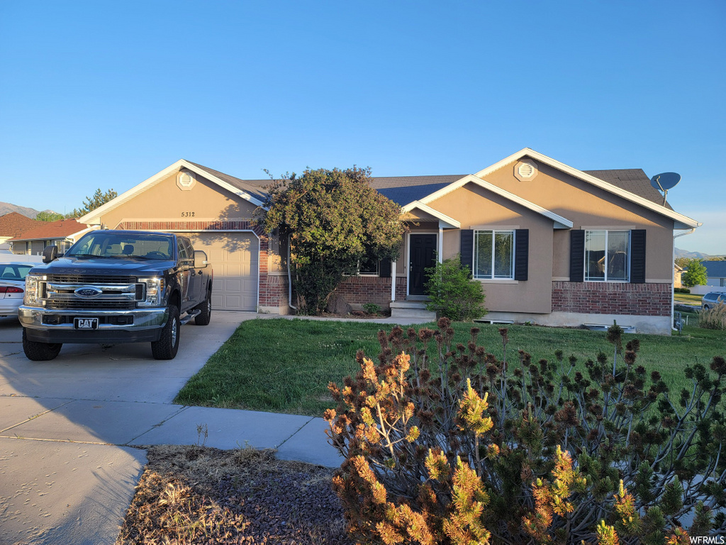 5312 W Lewiston Peak Cir S, Riverton, UT 84096