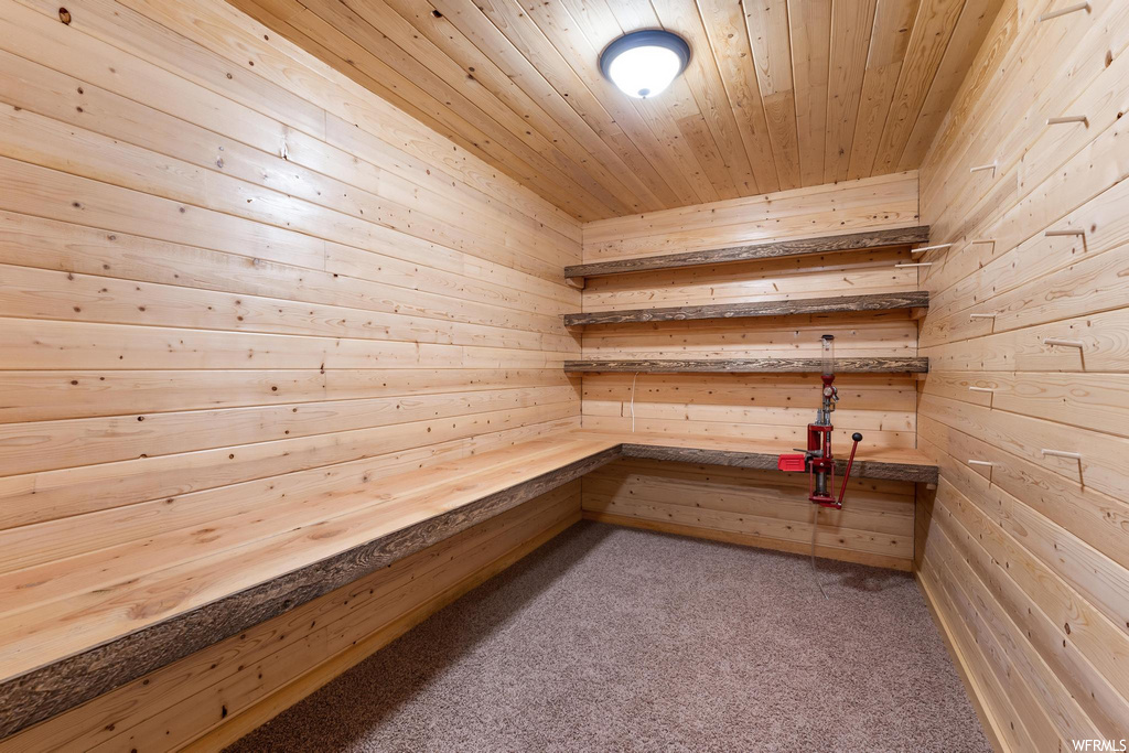 view of sauna / steam room