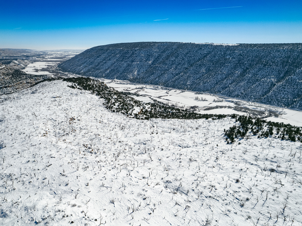 view of mountain feature