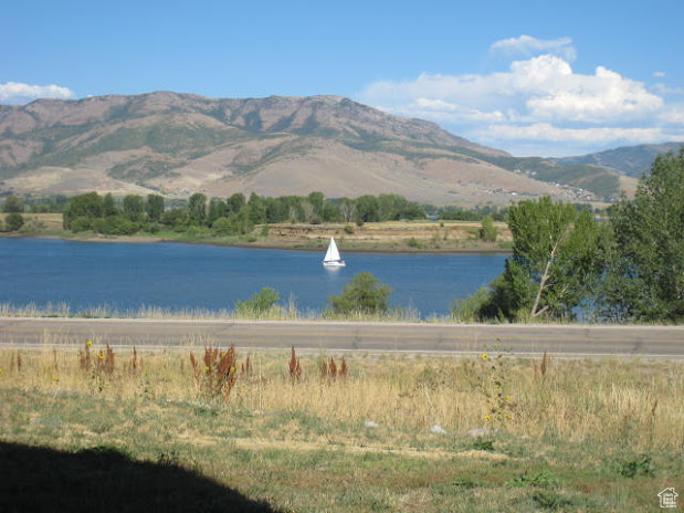 Water view featuring mountains